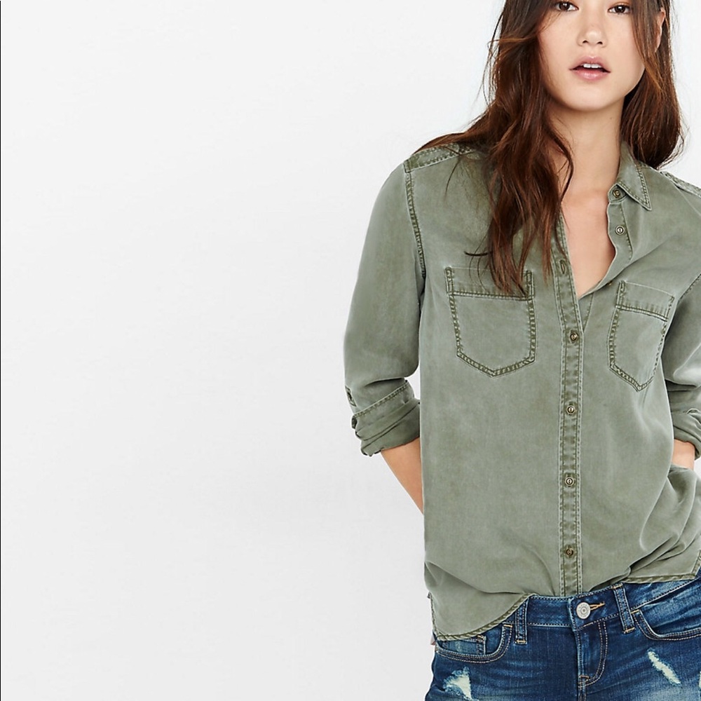 🎉Host Pick🎉Express Boyfriend Shirt🌺